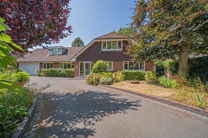 4 Bedroom Detached House For Sale In Marsh Lane, Solihull, B91