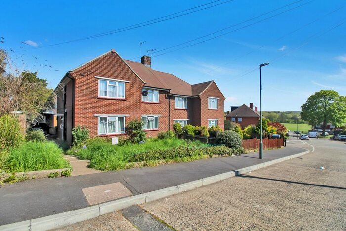 2 Bedroom Maisonette To Rent In Marden Crescent, Bexley, DA5