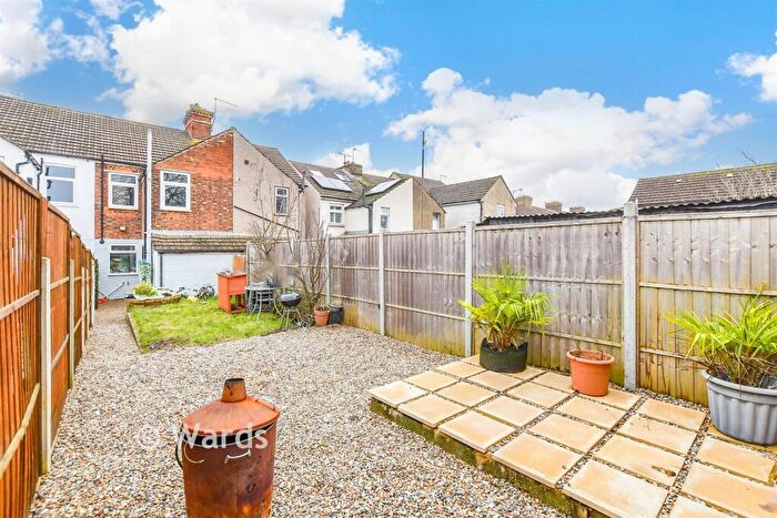 3 Bedroom Terraced House For Sale In Bramley Road, Snodland, Kent, ME6