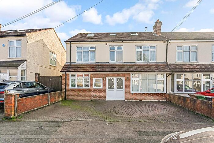 6 Bedroom End Terrace House For Sale In Templeton Avenue, Chingford, E4