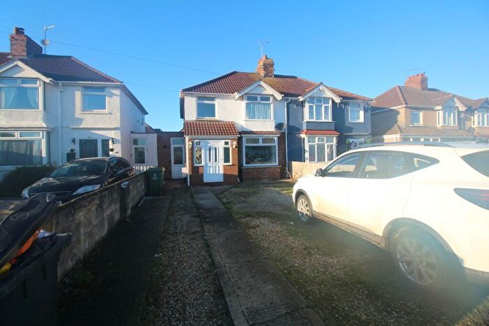 3 Bedroom Semi-Detached House To Rent In Stratton Road, Swindon, SN1