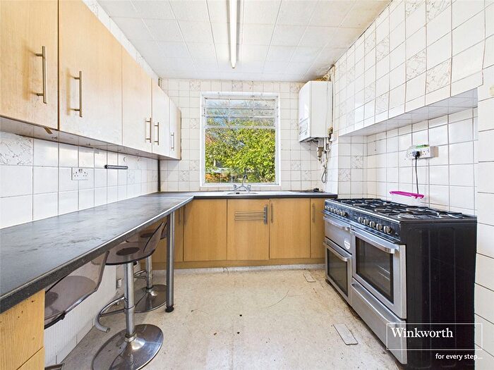 3 Bedroom Semi-Detached House For Sale In Valley Drive, Kingsbury, London, NW9