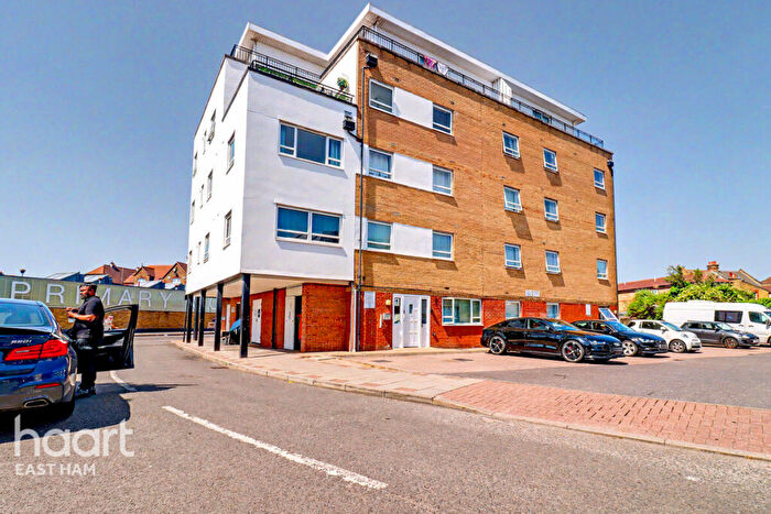 1 Bedroom Apartment For Sale In Elderberry Way, London, E6