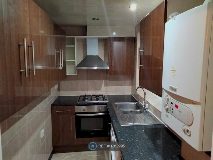 1 Bedroom Flat To Rent In Sanderstead Road, South Croydon CR2