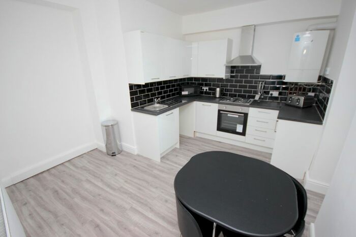 4 Bedroom Property To Rent In Mill Street, Lancaster, LA1