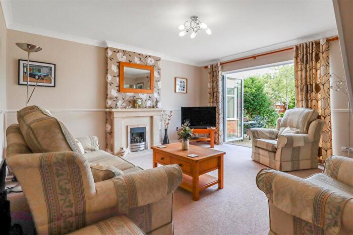 4 Bedroom Detached House For Sale In Tidmarsh Road, Leek Wootton, CV35