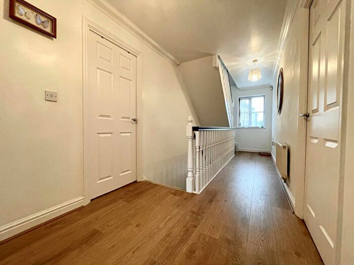 5 Bedroom Detached House For Sale In Perivale, Monkston Park, Milton Keynes, MK10