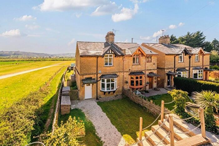 3 Bedroom Cottage For Sale In Station Cottages, Toddington, Cheltenham, GL54