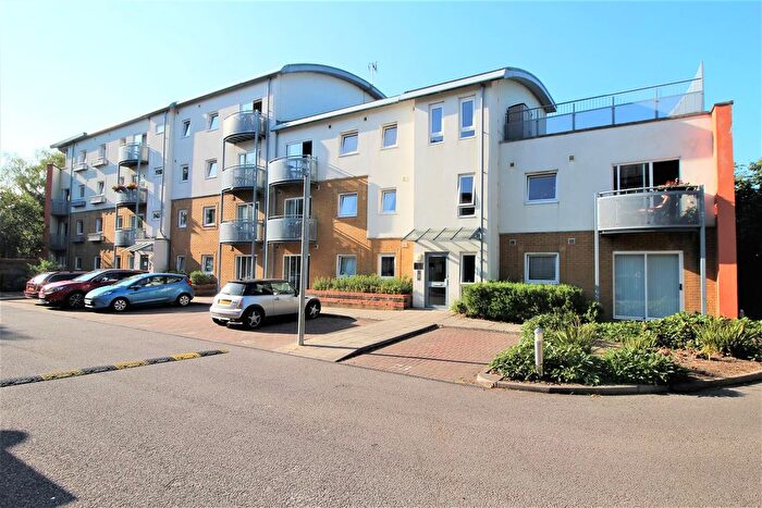 1 Bedroom Flat To Rent In Trafalgar Gardens, Three Bridges, RH10