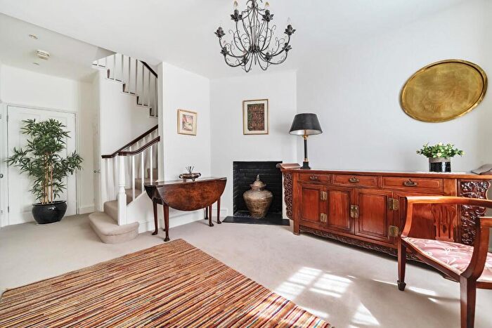 3 Bedroom Maisonette For Sale In High Street, Eton, Windsor, SL4
