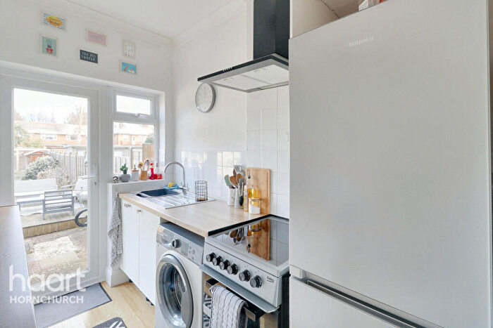 3 Bedroom Semi Detached House To Rent In Arundel Road, Romford, RM3