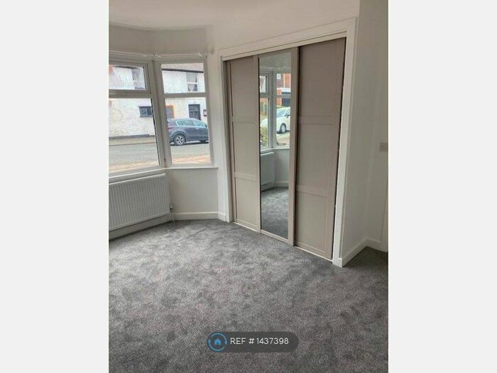 3 Bedroom Semi-Detached House To Rent In Thorneycroft Lane, Wolverhampton, WV10