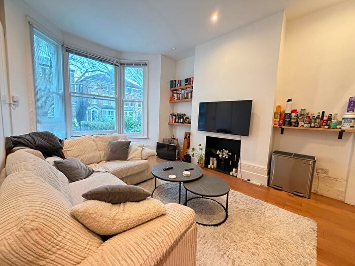 2 Bedroom Flat To Rent In Hartham Road, London, N7