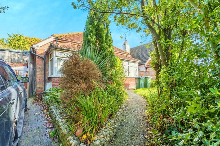 4 Bedroom Detached Bungalow To Rent In Bognor, PO21