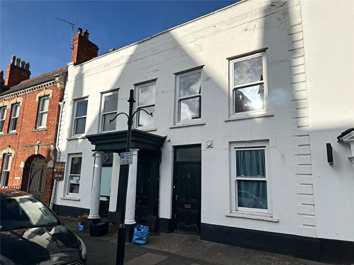 1 Bedroom Flat To Rent In Fore Street, Wellington, Somerset, TA21