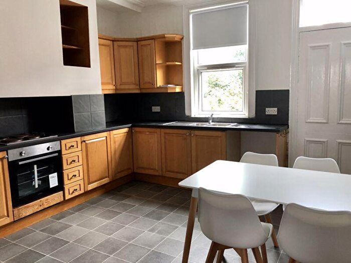 4 Bedroom Terraced House To Rent In Newport View, Headingley, Leeds, LS6