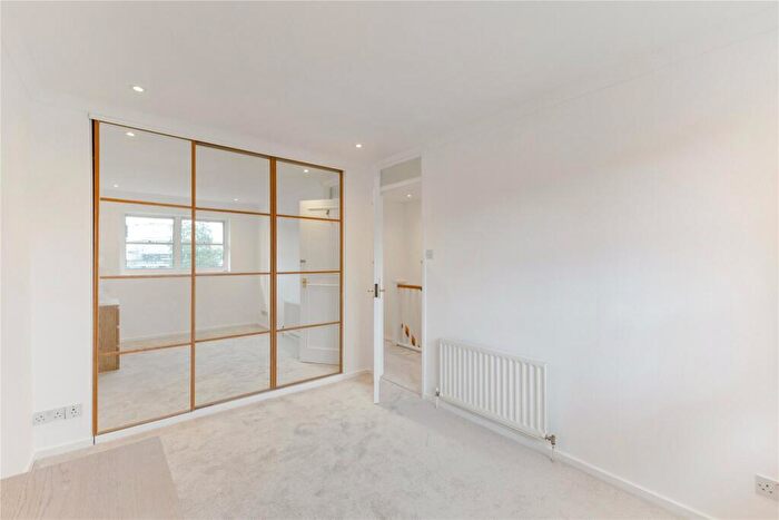 4 Bedroom House To Rent In Whistlers Avenue, London, SW11