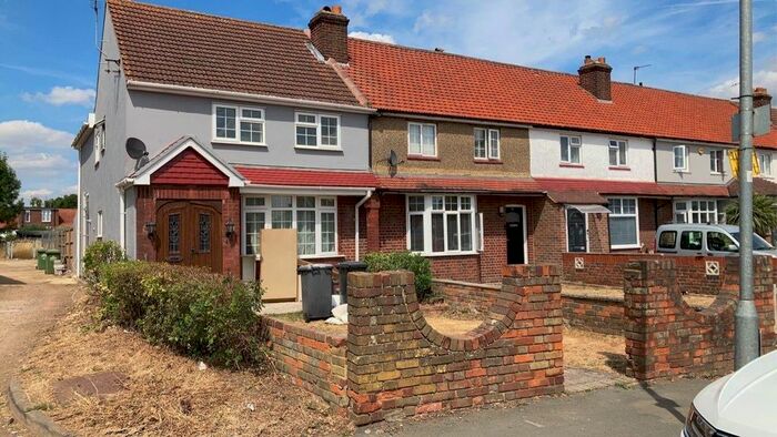 4 Bedroom End Of Terrace House To Rent In Bury Green Road, Cheshunt, Waltham Cross, EN7