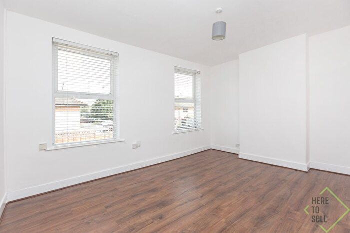 1 Bedroom Flat To Rent In Kitchener Road, Walthamstow, London, E17
