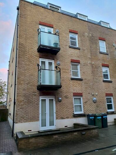 1 Bedroom Flat To Rent In Drill Hall Road, Newport, Isle Of Wight. PO30