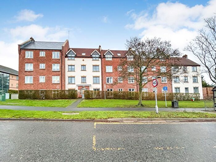 2 Bedroom Apartment For Sale In Flat Highclere House, Great North Road, Hatfield, Hertfordshire, AL9