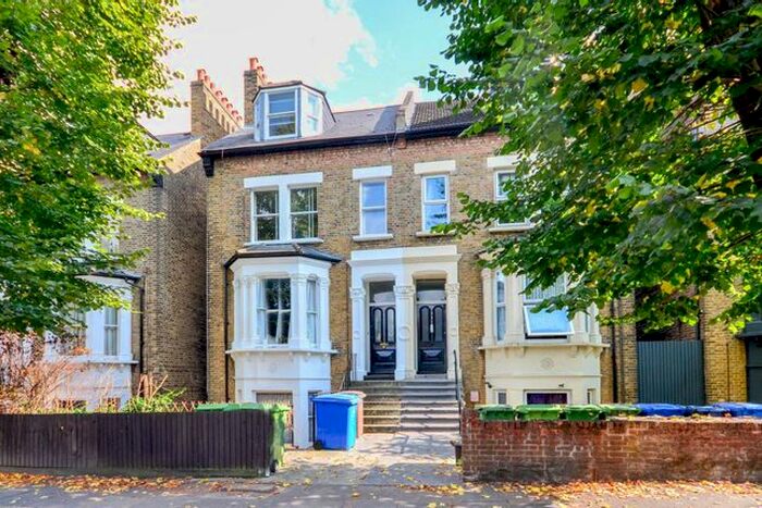 3 Bedroom Maisonette To Rent In Barry Road, East Dulwich, London, SE22