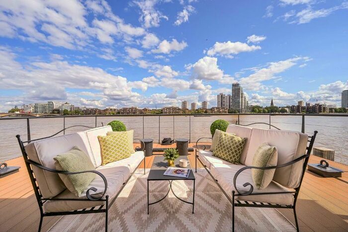 2 Bedroom Houseboat To Rent In Cheyne Walk, London, SW10