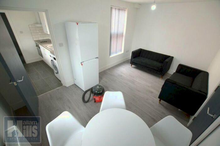 3 Bedroom Flat To Rent In Sharrow Lane, Sheffield, S11