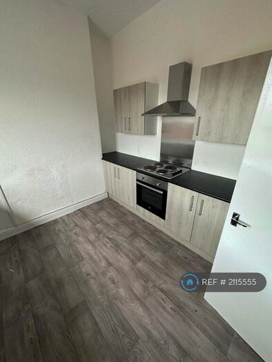 3 Bedroom Flat To Rent In Thompson Street, Birkenhead, CH41