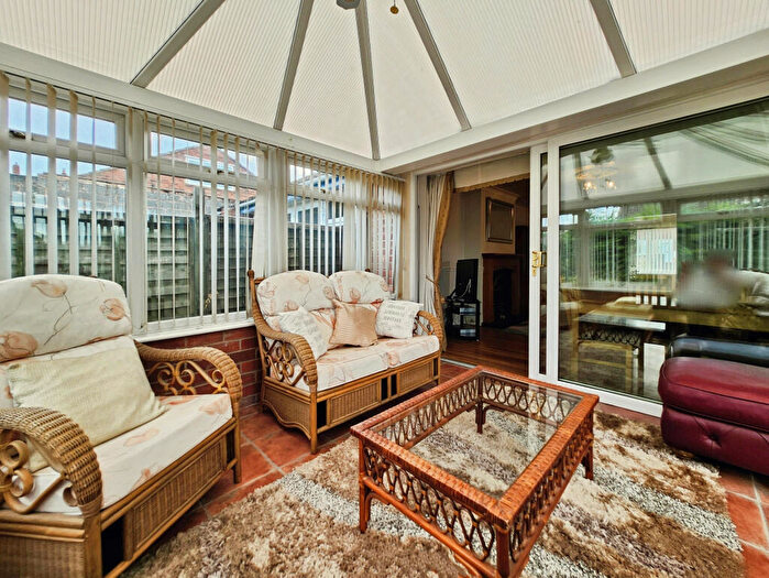 2 Bedroom Bungalow For Sale In Hales Park, Bewdley, DY12