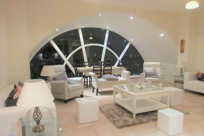 2 Bedroom Flat To Rent In Cavalier House, Uxbridge Road, W5