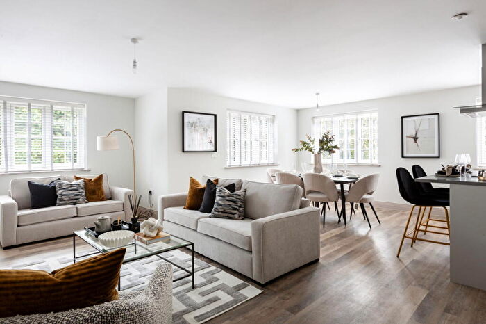 2 Bedroom Flat For Sale In Chequers Lane, Walton On The Hill, KT20