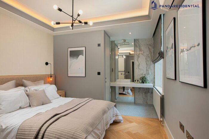 3 Bedroom Flat To Rent In Kenway Road, London, SW5