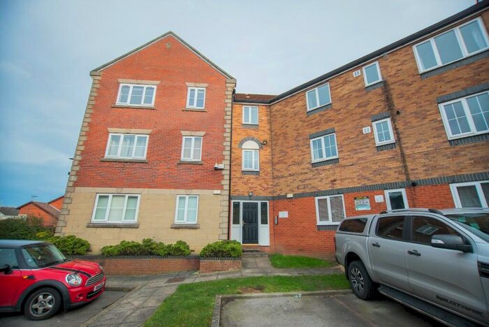 2 Bedroom Flat To Rent In Lancelot Court, Hull, East Riding Of Yorkshire, HU9