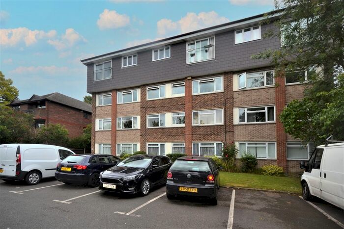 2 Bedroom Flat To Rent In Rectory Road, Beckenham, BR3