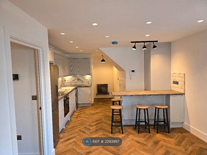 2 Bedroom Flat To Rent In Station Lane, Hornchurch, RM12