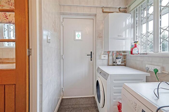 3 Bedroom Semi-Detached House For Sale In Wood View, Grays, RM17