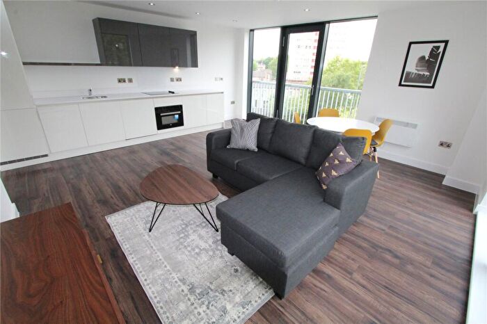2 Bedroom Apartment To Rent In The Quadrant, Sand Pits, Birmingham, B1