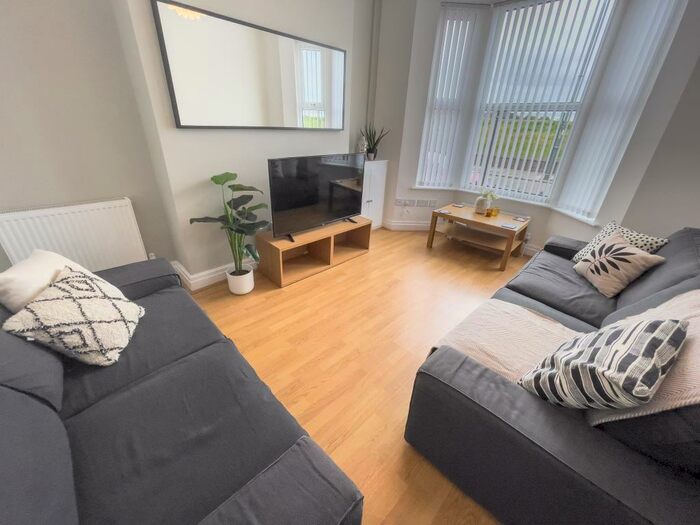 5 Bedroom Terraced House To Rent In Jubilee Drive, L7