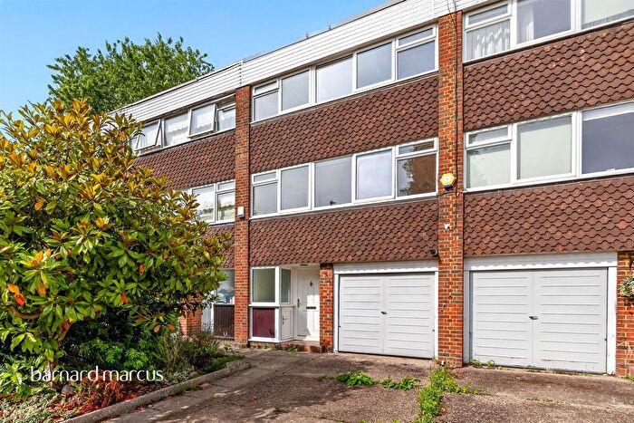 3 Bedroom Property To Rent In Chichele Gardens, Croydon, CR0