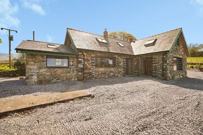 3 Bedroom Detached House For Sale In Llanllyfni, Caernarfon, LL54