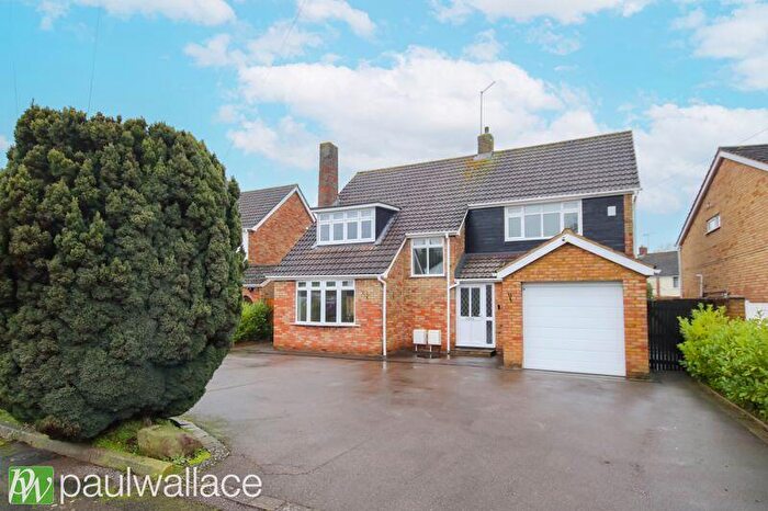 4 Bedroom Detached House For Sale In Woodstock Road, Broxbourne, EN10