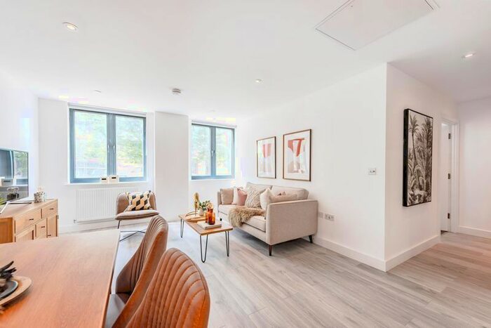 1 Bedroom Flat To Rent In The Courtyard, East Park, Crawley, RH10