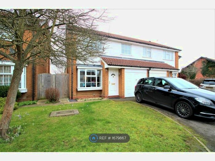 3 Bedroom Semi-Detached House To Rent In Burwell Close, Reading, RG6