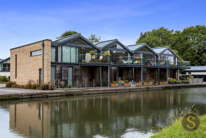 3 Bedroom House For Sale In Marsworth Wharf, Marsworth, Tring, HP23