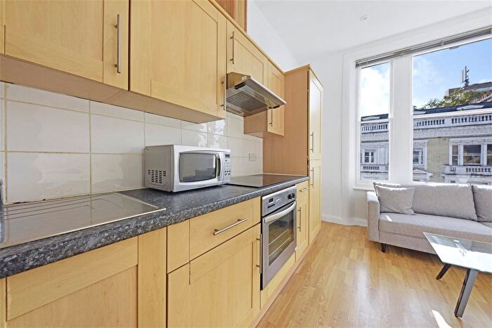 1 Bedroom Flat To Rent In Castletown Road, London, W14