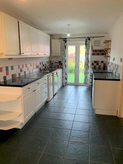 3 Bedroom Terraced House To Rent In Oakley Place, Grangetown, Cardiff, CF11