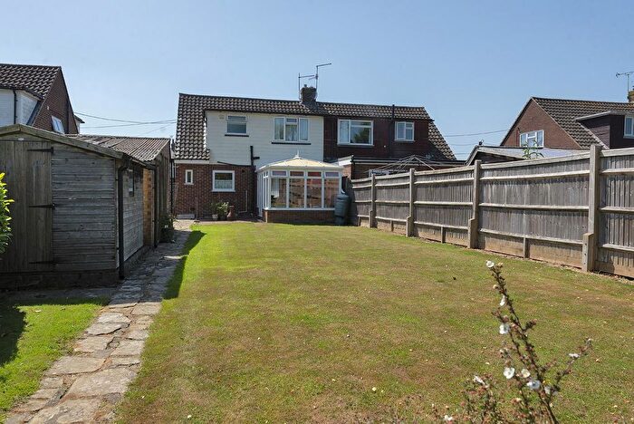 3 Bedroom Semi-Detached House For Sale In Pound Road, East Peckham, TN12