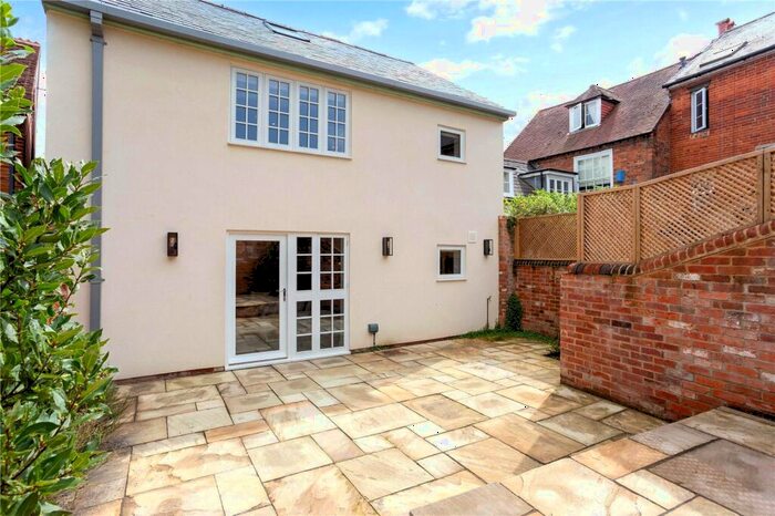 3 Bedroom Mews To Rent In St James Mews, The Hundred, Romsey, Hampshire, SO51