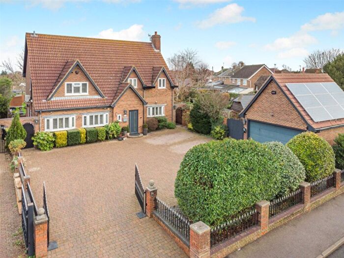 4 Bedroom Detached House For Sale In Main Road, Longfield Hill, Kent, DA3